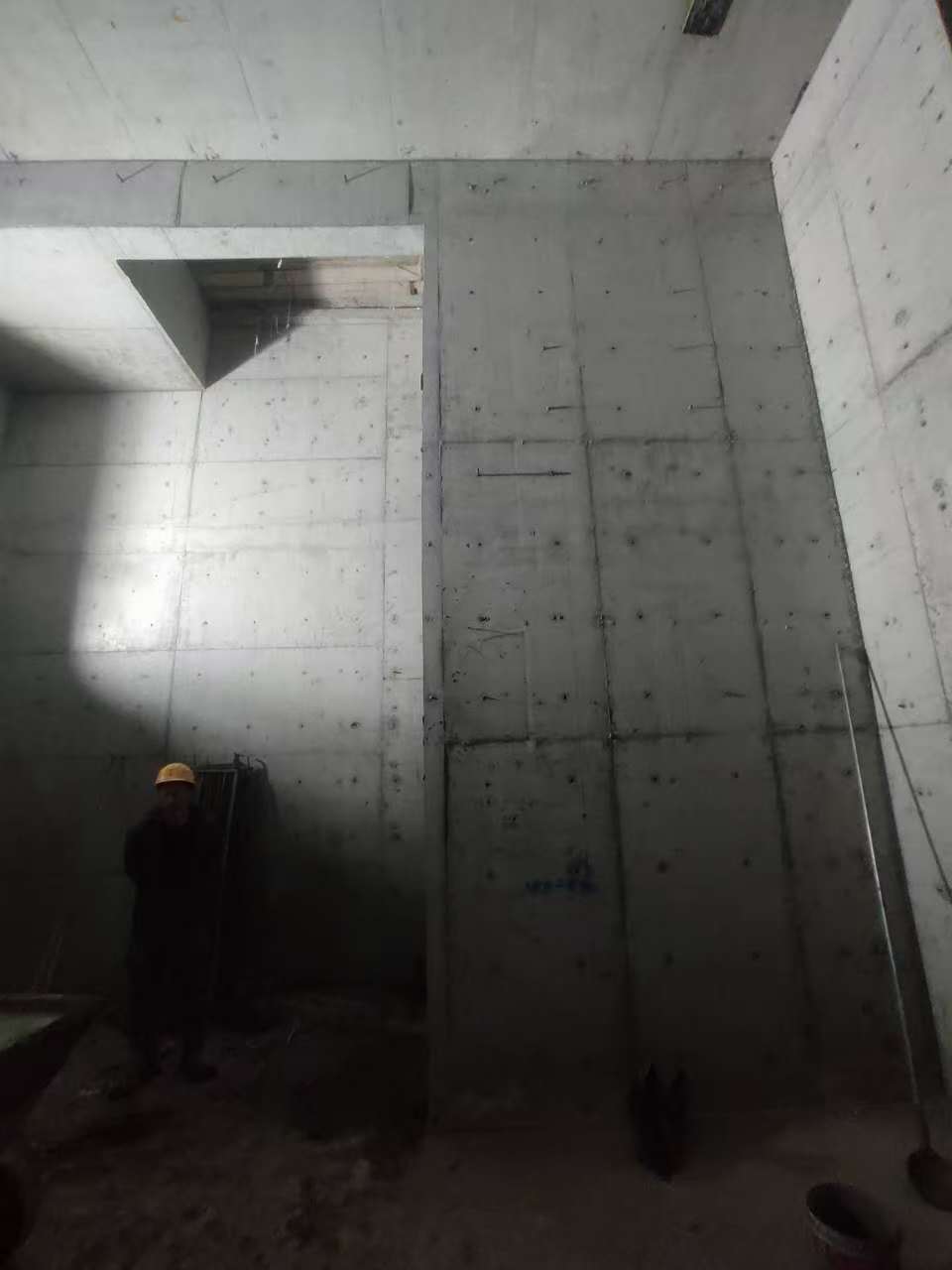 西安墙上开槽钢筋断了有影响吗